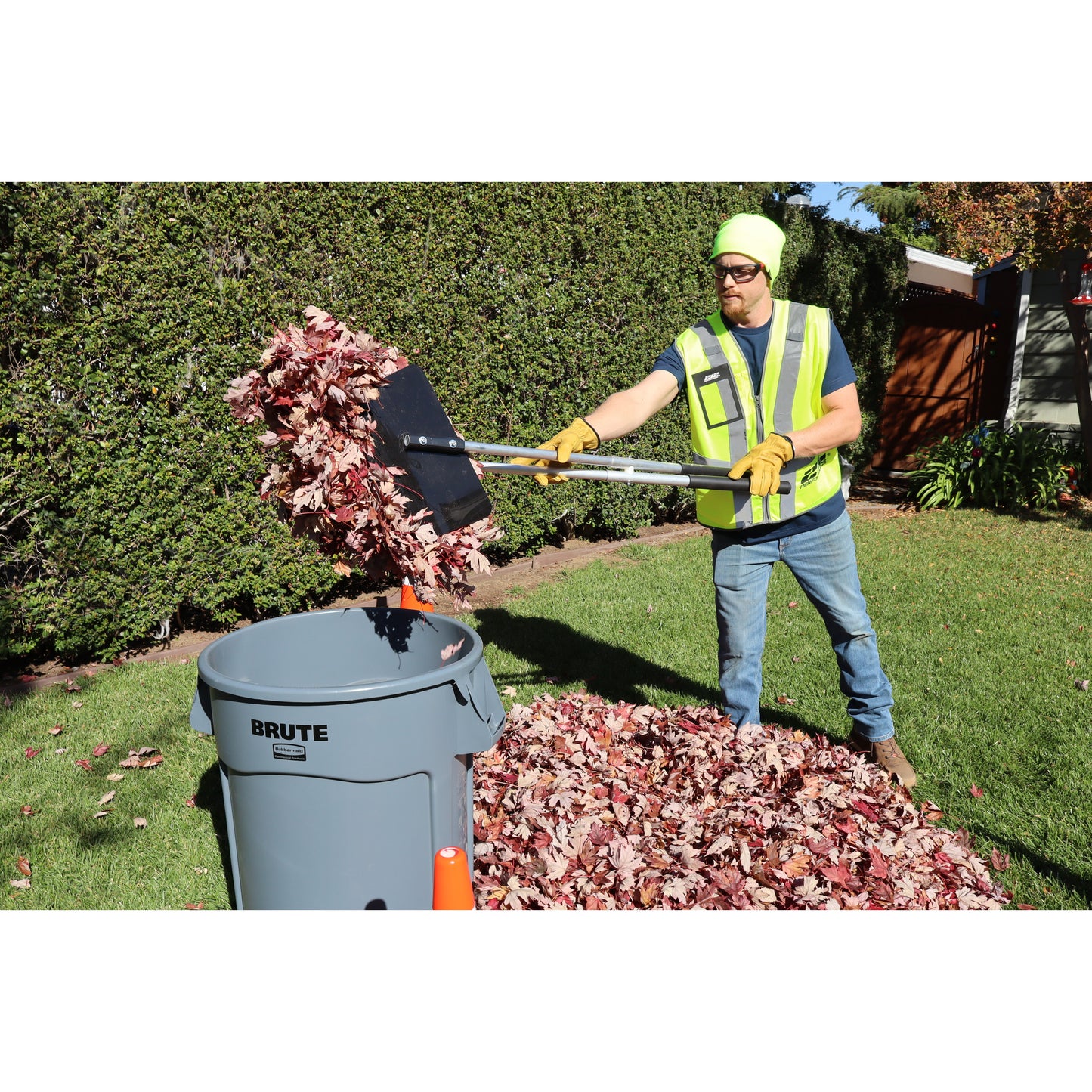 42-inch Yard Waste and Leaf Pickup Tool