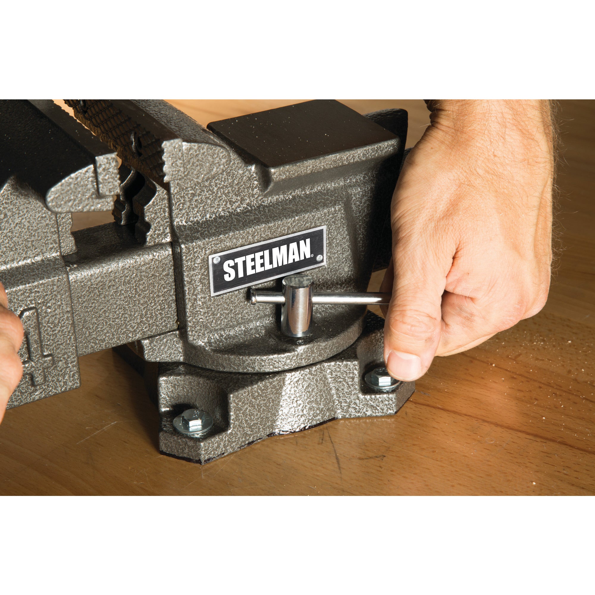 Steelman 4-Inch Bench Vise With 360-Degree Swivel Base, Serrated Steel  Jaws, Gray – Steelman Tools