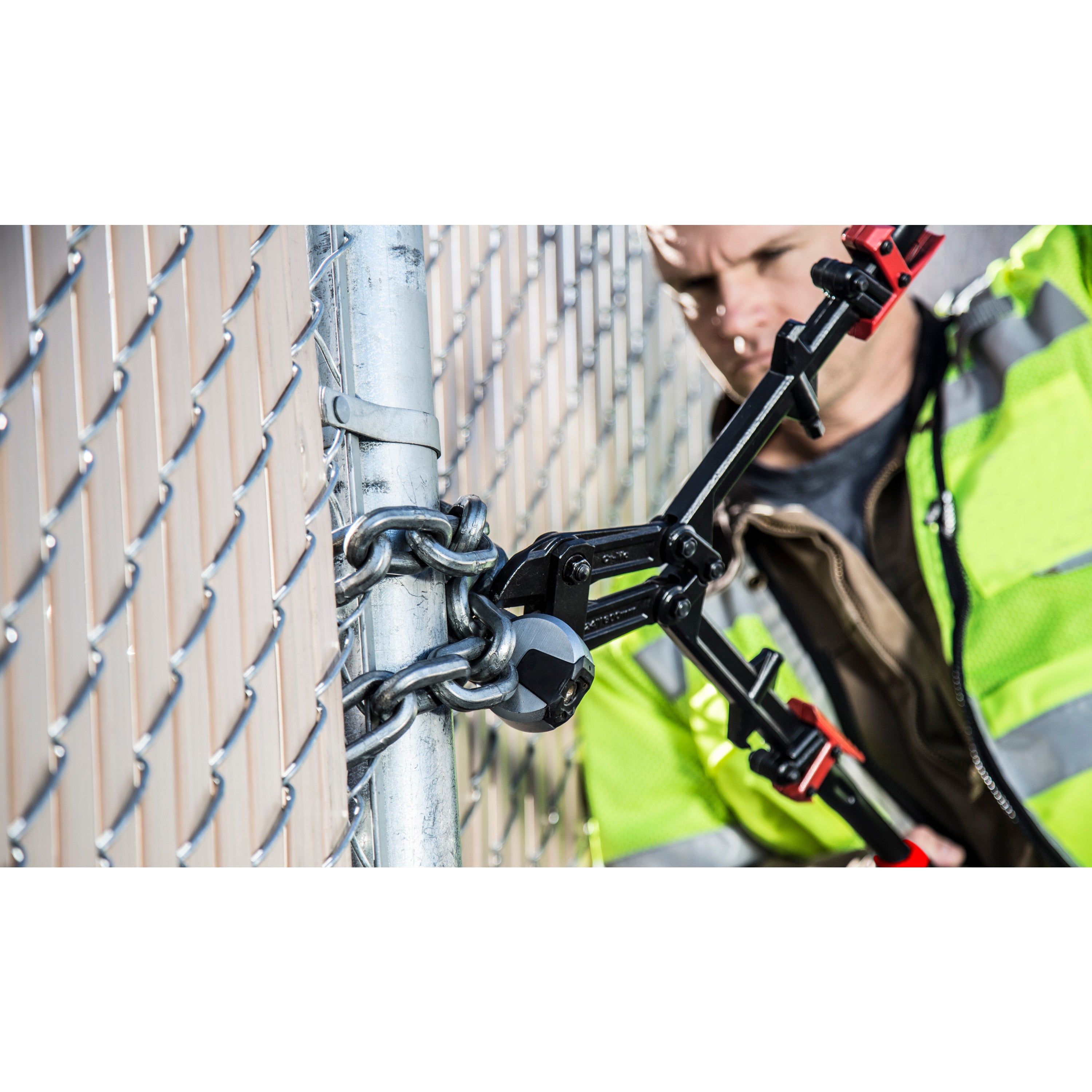 18-Inch Folding Bolt Cutter with Ergonomic Handles